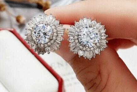 Diamond Earrings Gift Guide: What to Look For